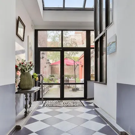 Bright Studio In Central شقة